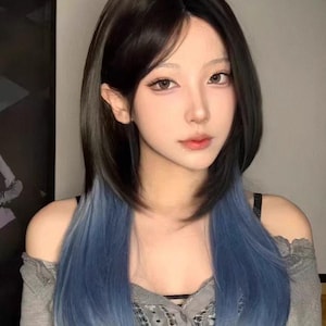 クールな黒のクラゲの頭のグラデーションブルーのミディアムロングストレートヘアコス50cmパンクストレートヘアカラー（コスといいね専用）
