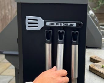 Gancho magnético para utensilios de parrilla o ahumador - Accesorio personalizado para parrilla - Regalo personalizado para ahumador de barbacoa - Organizador/soporte de utensilios - Papá Pitmaster