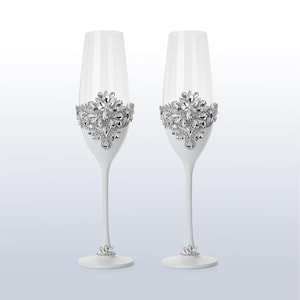 Wedding glasses Set of 2 White Ideal wedding, Wedding flutes White and silver wedding, Crystal glasses White wedding, Gift for couple, Gift
