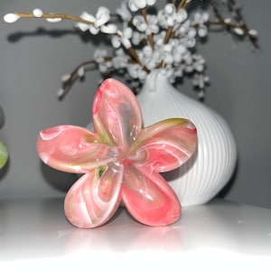 XL Petal Flower Claw Clip: Stylish Hair Accessory