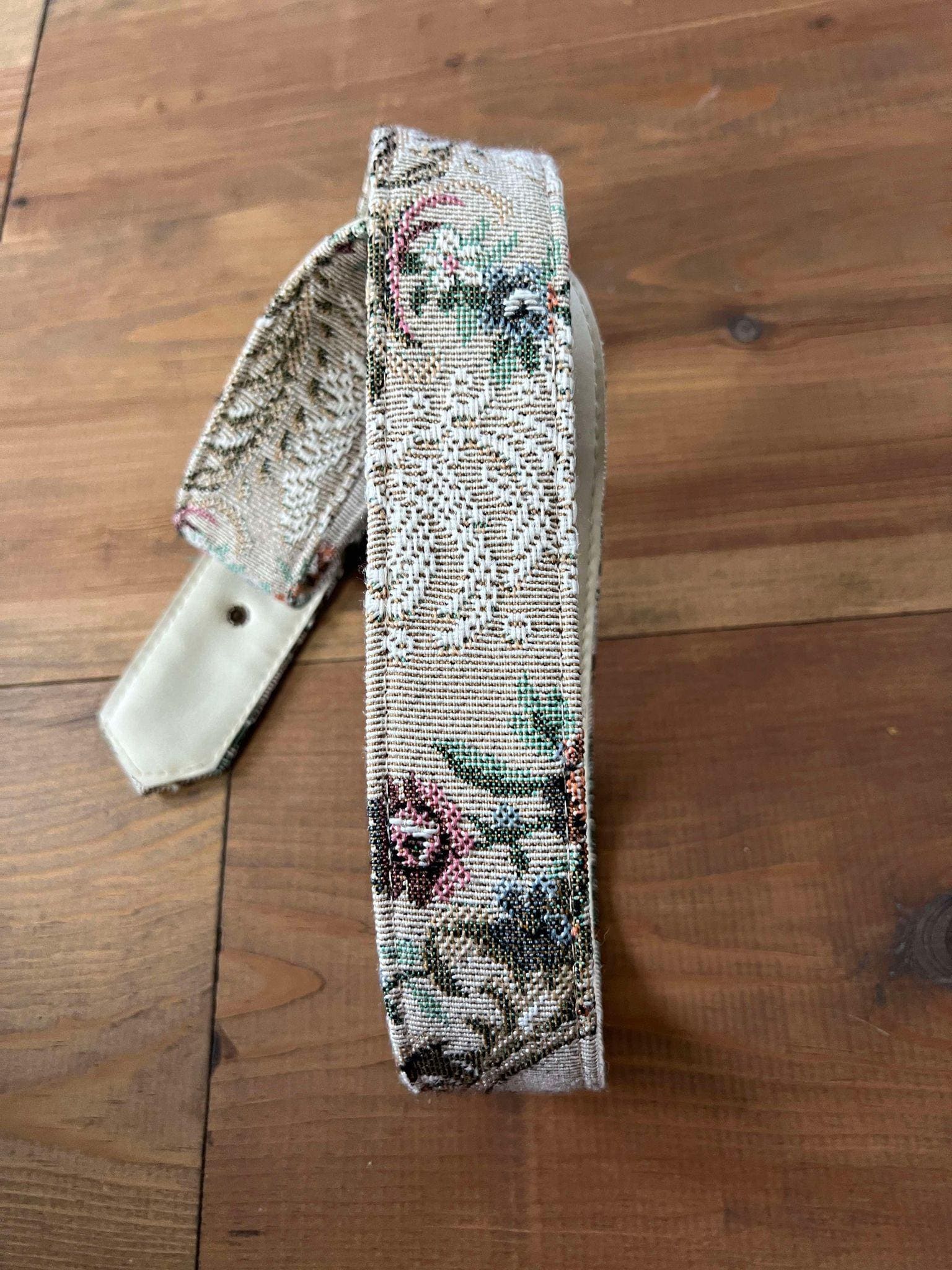 Vintage Jacquard Belt With Beige Floral Pattern, Y2K 90s - Etsy display picture 1