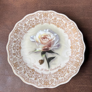 Princess Diana Collectible Plate with Music Box – “Diana, A Rose Everlasting” – Bradford Exchange – Plays “Candle in the Wind”