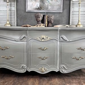 Vintage French Provincial Dresser/Sideboard, French Country image 4