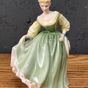 Royal Doulton Fair Lady Figurine: HN 2193, Green Gown, Bone China