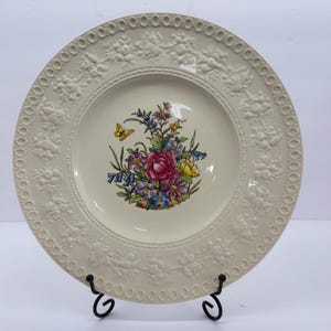 Wedgwood Tintern Wellesley Dinner and Luncheon Plate Set Vintage 1940s Embossed Rim Floral England