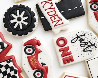 Galletas de cumpleaños con diseño de coche de carreras / Galletas de azúcar decoradas a medida (docena)