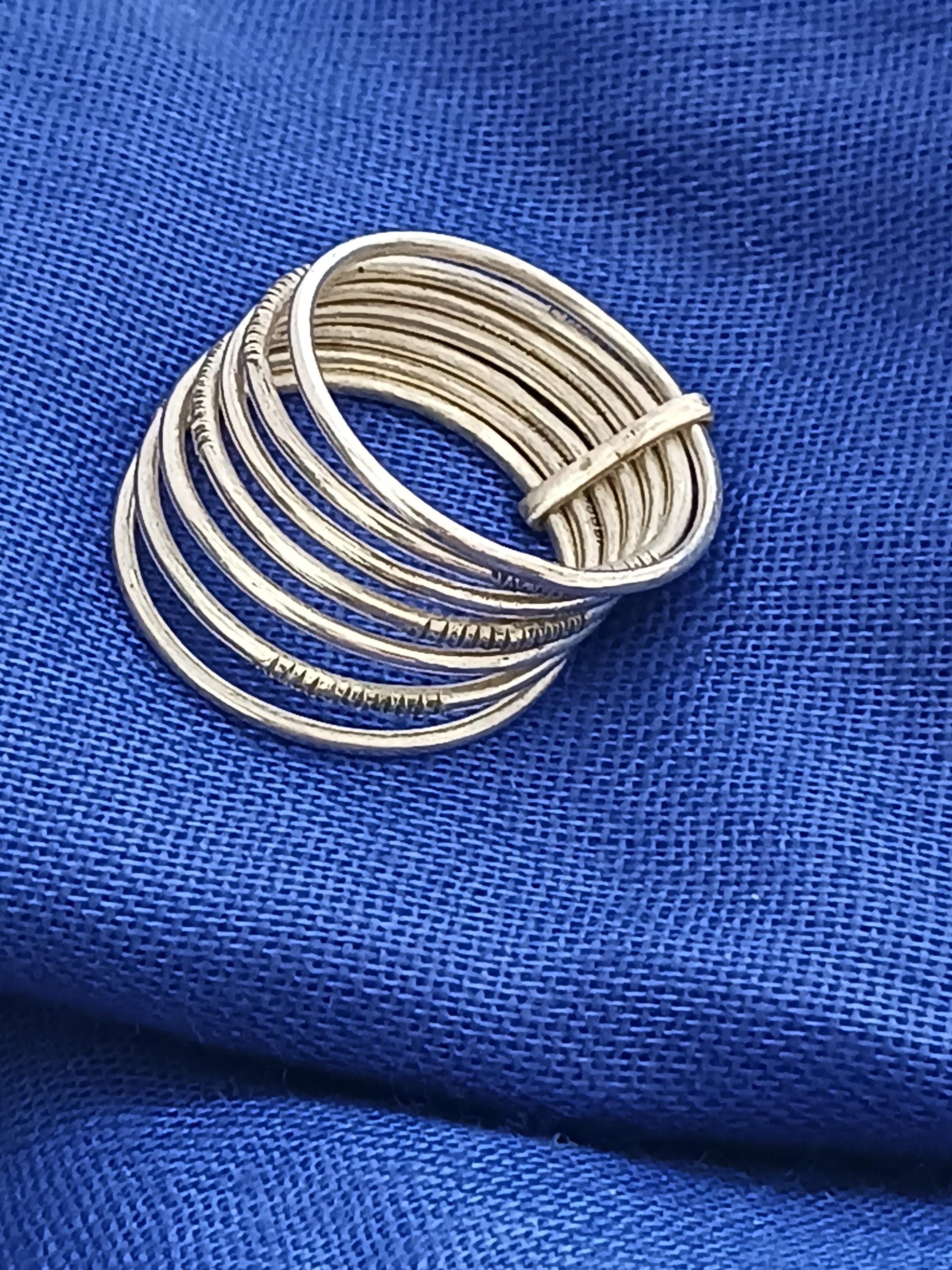 Bague En Argent Massif Taille 54 - Motif Ajouré, Cercles Entrelacés Et Fleurs De Lys