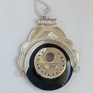 Tuareg necklace in solid silver and agate stone - Traditional handmade Tuareg jewelry