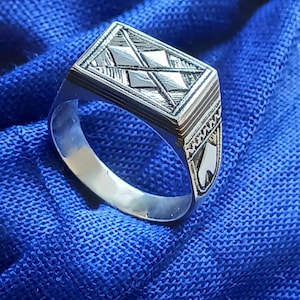 Tuareg ring in solid silver - handmade jewelry - traditional Tuareg artisanal jewelry