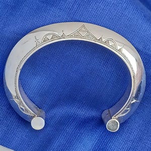 Tuareg bracelet in solid silver - Handmade jewelry - traditional Tuareg artisanal jewelry