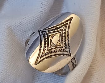 Bague Touareg Ethnique Ancienne En Argent Massif - Poids 23,6g, Fin 19ème Siècle | Bijou Historique Africain