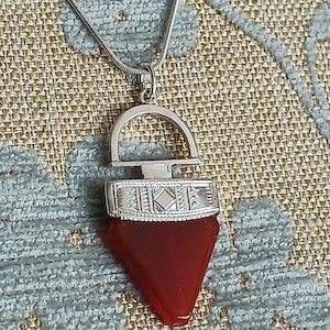 Tuareg necklace in chiseled silver and agate stone - Traditional Tuareg jewelry, handmade