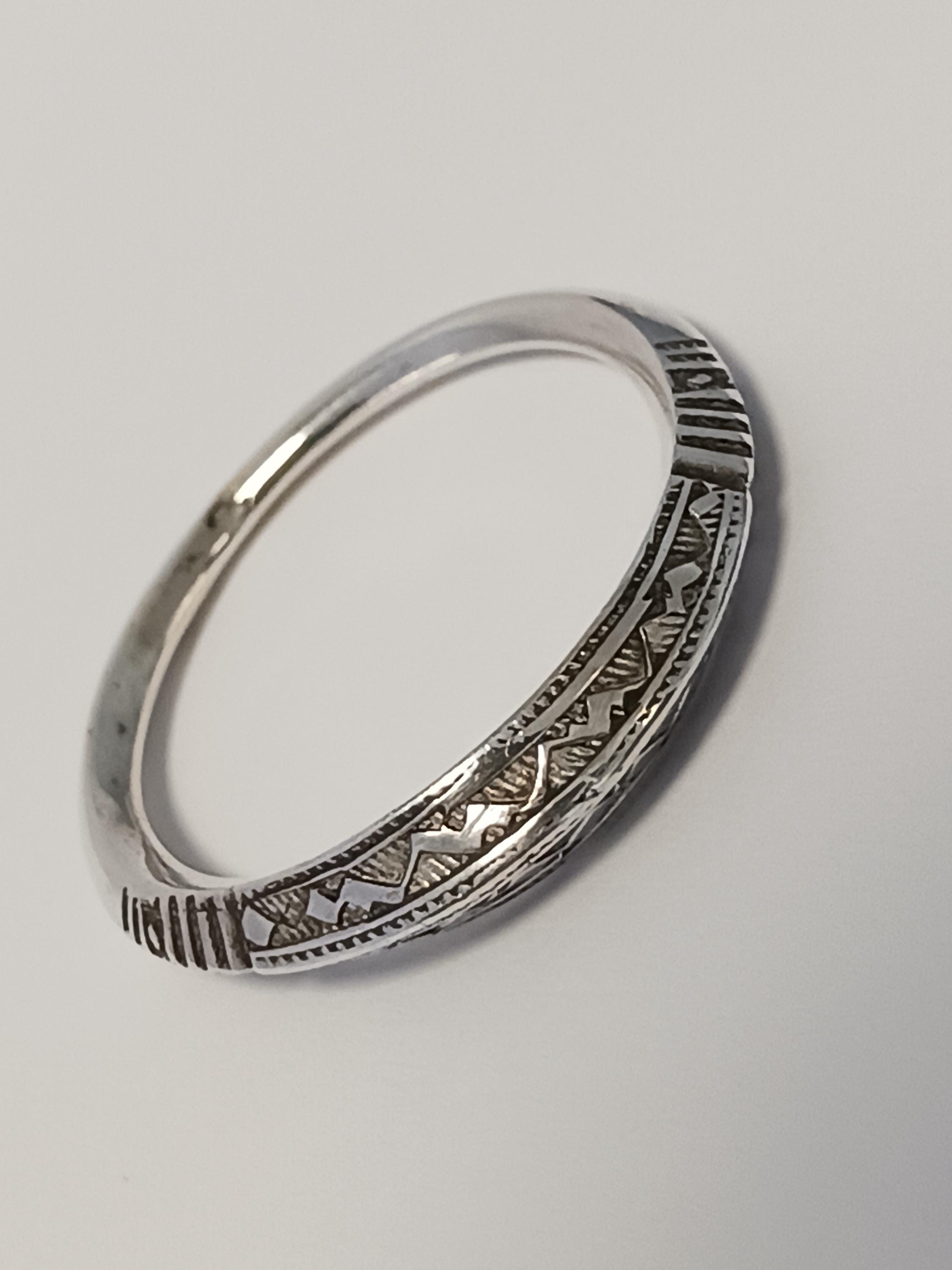 アクセサリー tuareg jewelry \"LINE ROUND END BRACELET\" 31FQYBsuDtL.jpg_BO30,255,255,