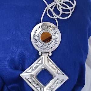 Tuareg necklace in solid silver and tiger&#39;s eye stone - Traditional handmade Tuareg jewelry
