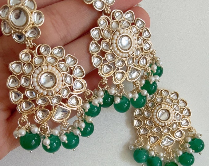 Green gold Kundan Tikka w/Earring Set/ Indian jewelry/Bridesmaid jewelry/Kundnan jewelry set/Pearl Elegant Maang Tikka