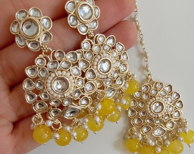 Yellow Kundan Tikka w/Earring Set/ Indian jewelry/Bridesmaid jewelry/Kundnan jewelry set/Pearl Elegant Maang Tikka