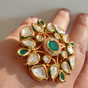 Bridal Kundan Moissanite kundan  Oversized Ring/Green bridal Ring/ Emerald Kundan Statement Ring /Finger Kundan ring/Indian Bridal jewelry