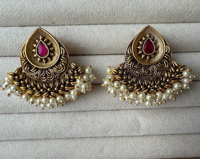 Gold Studs/Indian Studs/Pearl earrings/South Indian earrings//Temple Earring /Indian jewelry/Bridal Jewelry/Indian wedding