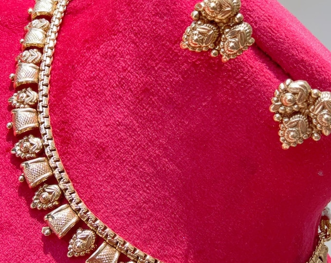 Antique Gold choker  Necklace/Indian wedding jewelry/South Indian Jewelry/Wedding necklace/Temple Jewelry