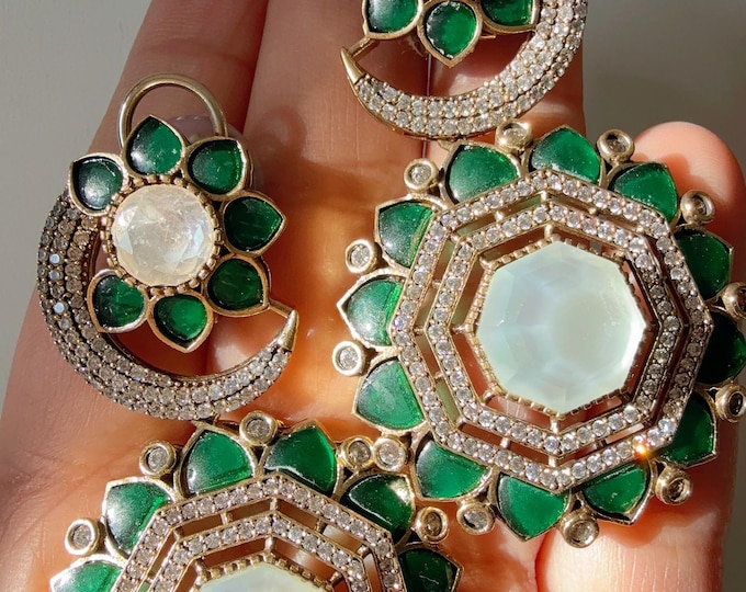 Sabyasachi-Inspired Moissanite kundan Earrings/Elegant Statement Jewelry/Emerald Mother of pearl Moissanite Earrings/Bridal Diamond earrings