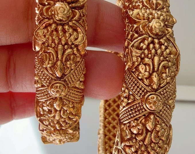 Traditional Gold Plated Bangles Set Of 2/Indian Bangles/Antique gold Kada/Kundan bridal bangles set/Gold Kada/Gold Look like Bangle
