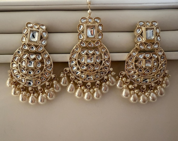 Gold Kundan Tikka w/Earring Set//Indian Bridal Maang Tikka Set/ Indian jewelry/jewelry/Bridesmaid Gifts/Kundnan jewelry set