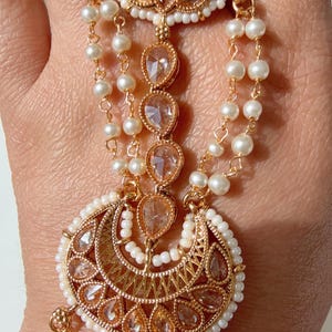 Gold  Polki Pearl Kundan Hath Paan single /hand harness/Indian Jewelry/Hand Jewelry/Haath phool/Hand Chain Bracelet for Her