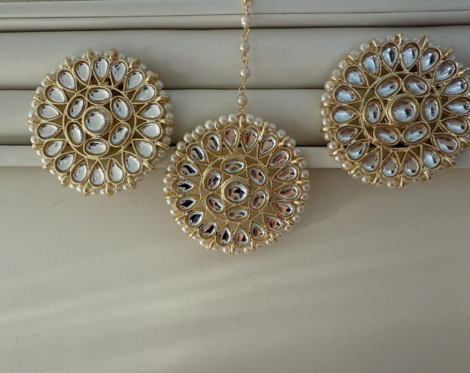 Gold Kundan Tikka with Large stud //Indian Bridal Maang Tikka Set/ Indian jewelry/jewelry/Bridesmaid Kundan jewelry set