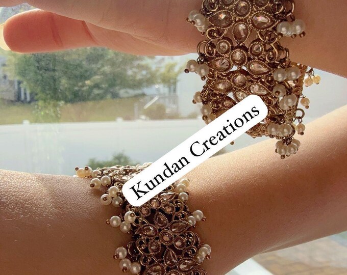 Gold Kundan Polki Bangles pair/Polki Kundan antique finish Pearl Bangles /Indian Jewelry// Kundan Bangles/gold kundan bangles/Indian Wedding
