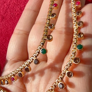 Coppia di Payal multicolori per bambine/bambini/cavigliere indiane/cavigliere per bambine/gioielli indiani/coppia di Payal placcati in oro/