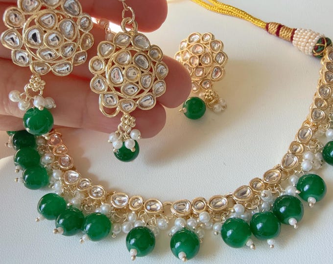 Single line petite green  Necklace Set  jhumka and Tikka  /Kundan Choker/Indian necklace/Indian wedding jewelry/white kundan  necklace set