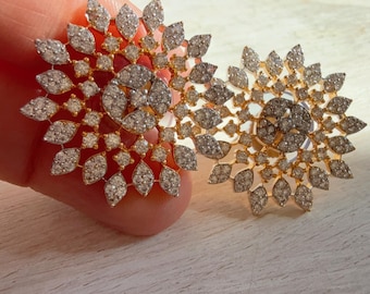 Tweekleurige kristallen bloemenoorbellen | Bloemoorbellen zirkonia | Bruidsstatementstekers | Trouwsieraden | Cadeau voor haar