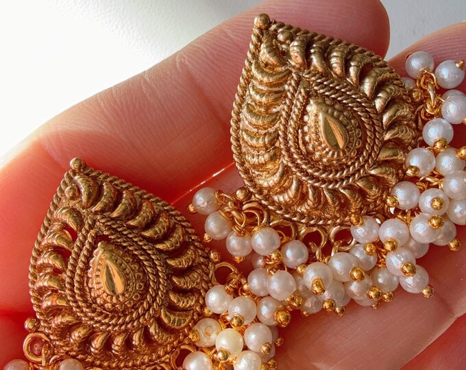 Gold Studs/Indian Studs/Pearl earrings/South Indian earrings//Temple Earring /temple jewelry/Indian jewelry/Bridal Jewelry/Indian wedding