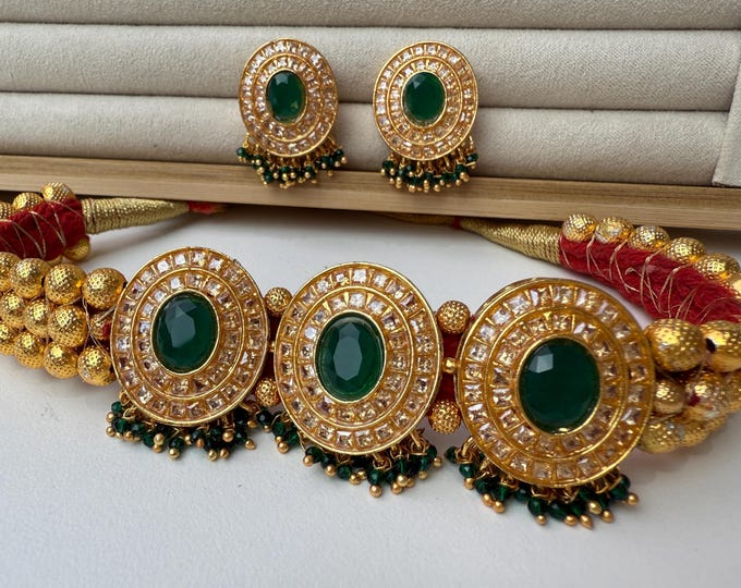 Emerald Green Thushi choker Necklace / Kolhapuri Thushi/ Indian Gold Necklace Set/Thushi choker /South Indian jewelry/Indian Wedding jewelry