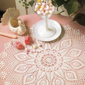 Magnificent Midimat Vintage Pineapple Crochet Doily Pattern from 1989