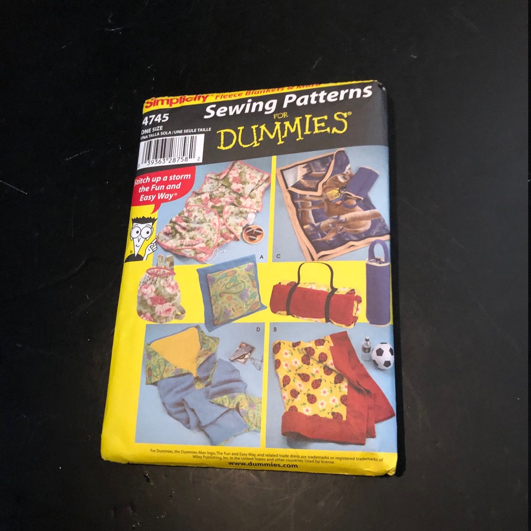 Simplicity Pattern for Dummies 4745 UNCUT Easy to Sew Fleece Pillow