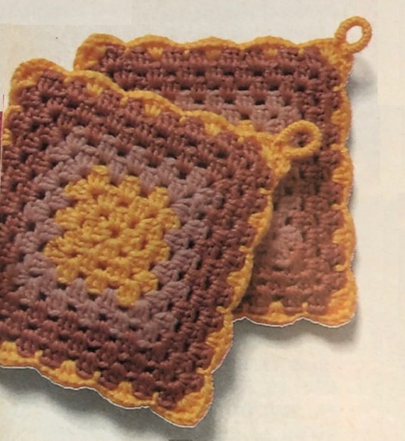 Easy Double Thick Crochet Potholder - Free Pattern - Sarah Maker