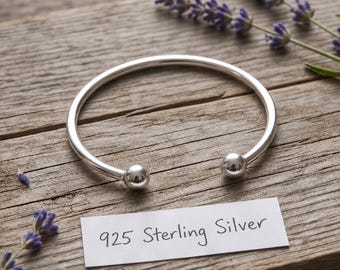 Pulsera rígida tipo brazalete de plata de ley 925 con extremo de bola abierta, estilo minimalista y ajustable, unisex. Un regalo encantador.