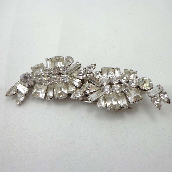 Vintage Rhinestones Duette Fur Clips Brooch Pin Frame Fur Crystal Silver Tone Mates 248