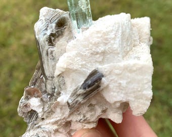 Himmelsblå akvamarin med muskovit från Skardu, Pakistan, 149 gram
