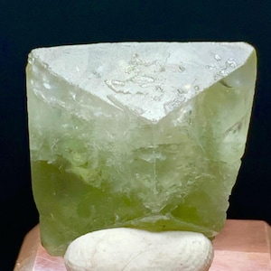Zeldzaam groenste herderietkristal ter wereld uit de shigarmijn, Skardu, Pakistan. 35 CT