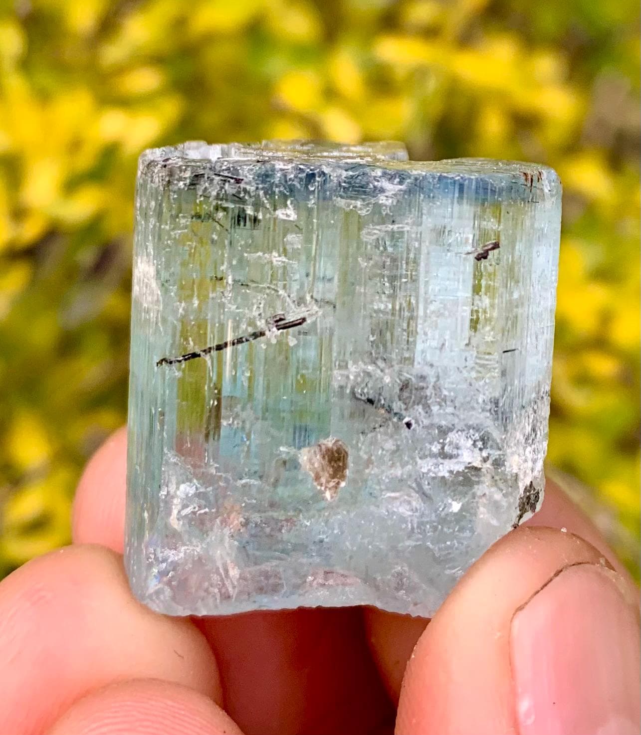 スカイブルーアクアマリン結晶、パキスタン・シガール鉱山産（86