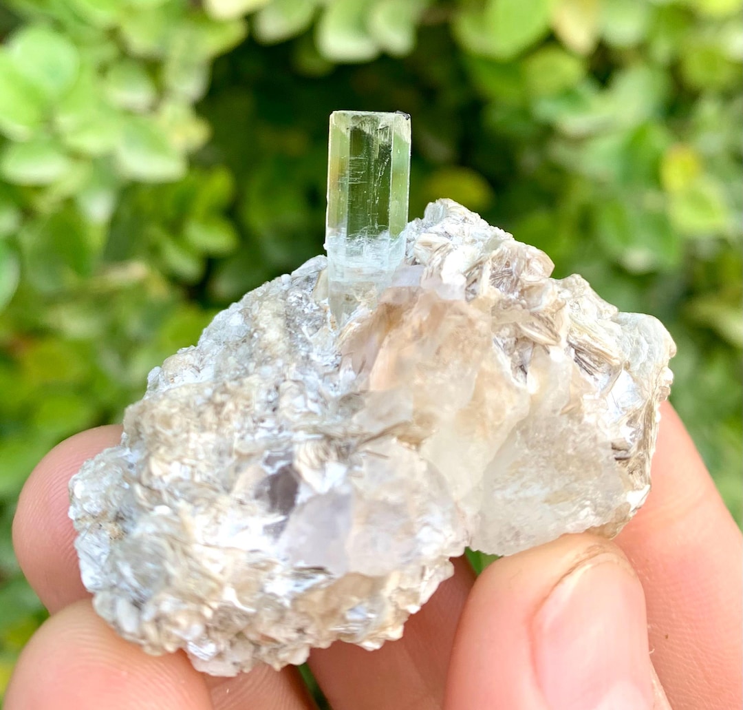 アクアマリン、蛍石、白雲母、パキスタン産鉱物標本、158カラット