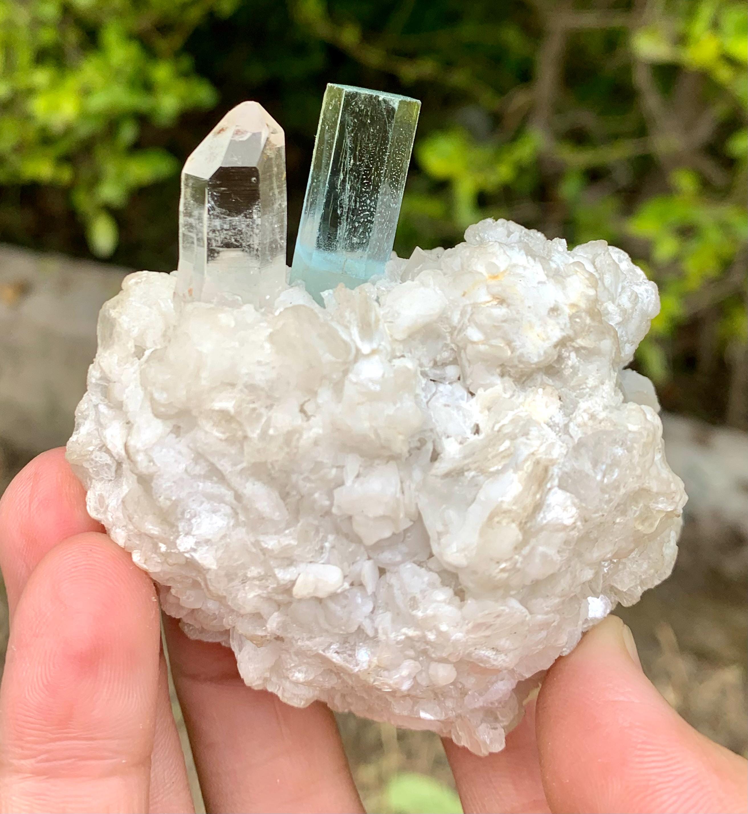 パキスタン・スカルドゥ産、クォーツと白雲母入りアクアマリン。198