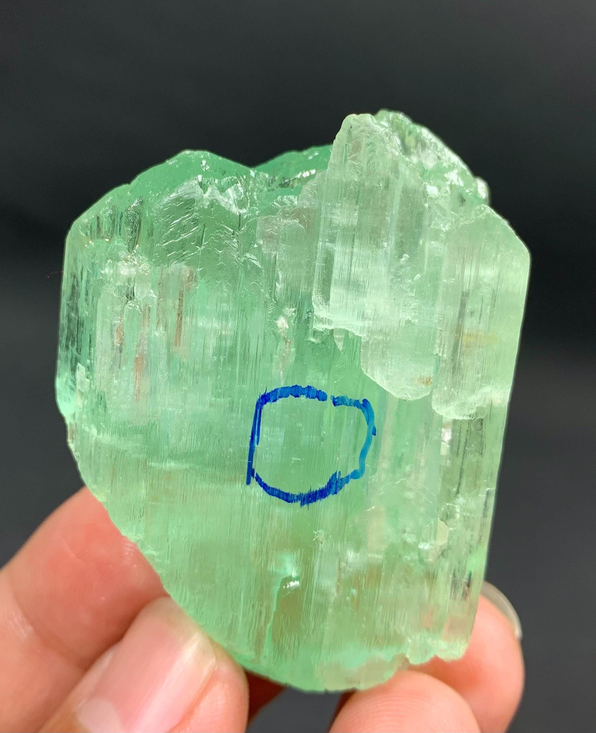 エンハイドロヒデナイトクンツァイトクリスタル（動く泡付き