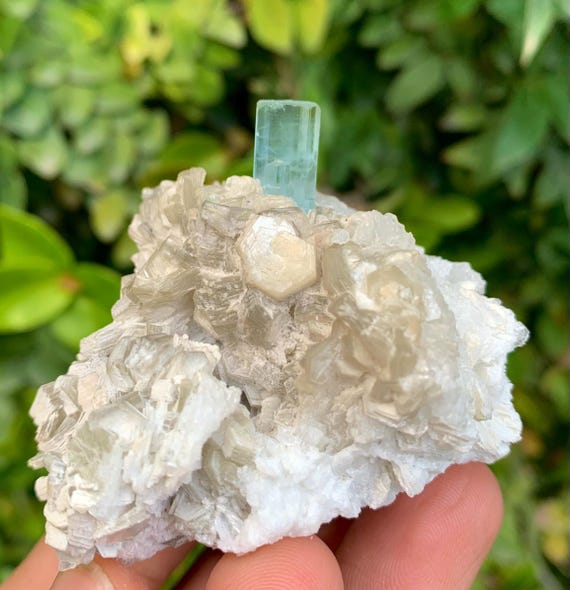 スカイブルーアクアマリン、白雲母、アルバイト入り、パキスタン