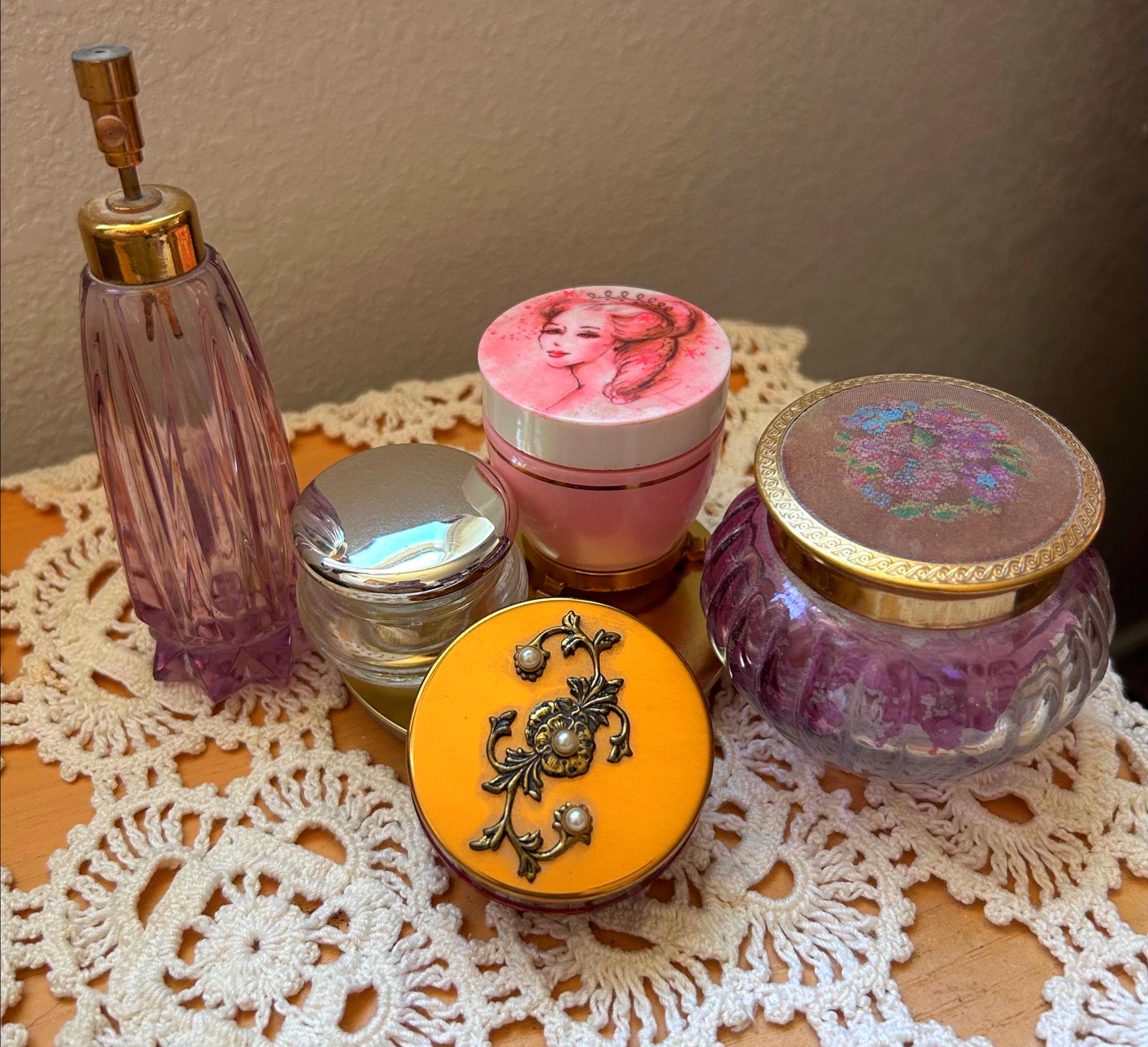 Vintage Vanity Charm Set – Avon Cream Sachet, Imari Jar, Art Deco Bottle & Pillbox | Feminine Collectible Gift Set - Vintagely Lavender