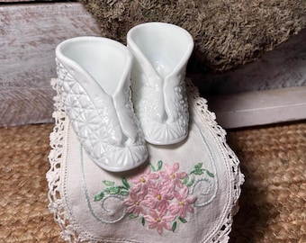 Vintage Fenton Milk Glass Bootie – Daisy & Button Design - Vintagely Lavender