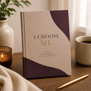 Notitieboek met harde kaft, zelfzorgdagboek, minimalistisch, dagelijkse reflectie, persoonlijke groei, mindful journaling, matte omslag
