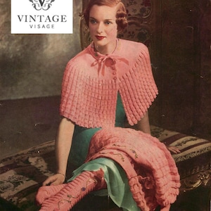 Puede incluir: Imagen vintage de una mujer con una capa de punto rosa y botas altas a juego. Las botas tienen bordados florales. La imagen incluye el texto "LEAFLET No 134" y "PRICE 6d". El logotipo "VINTAGE VISAGE" también es visible.